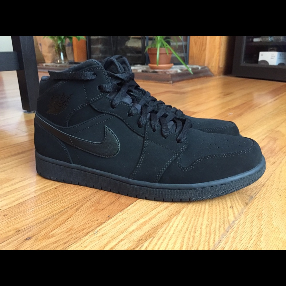 Jordan AJ 1 mid size 12.5